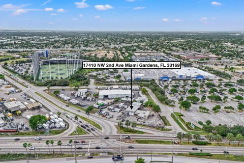 Commercial property in Miami Gardens, Florida № 1462488 - photo 8