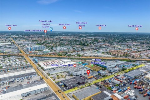 Commercial property in Medley, Florida № 1861406 - photo 2