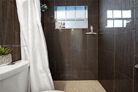 Купить виллу или дом в Холливуд, Флорида 3 спальни, № 2035175 - фото 21