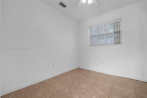 Купить виллу или дом в Холливуд, Флорида 3 спальни, № 2035175 - фото 23