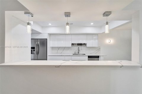 Купить кондоминиум в Холливуд, Флорида 3 спальни, 218.32м2, № 1986011 - фото 18