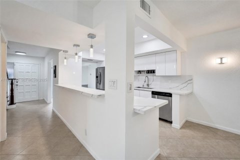 Купить кондоминиум в Холливуд, Флорида 3 спальни, 218.32м2, № 1986011 - фото 13