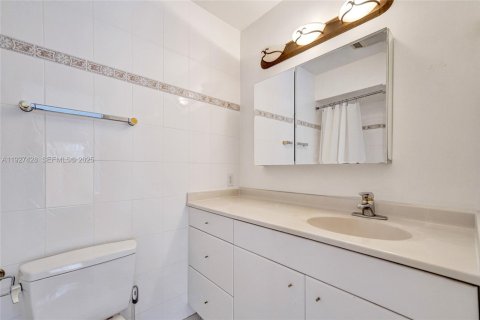 Купить кондоминиум в Холливуд, Флорида 3 спальни, 218.32м2, № 1986011 - фото 29