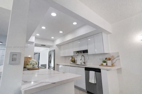 Copropriété à vendre à Hollywood, Floride: 3 chambres, 218.32 m2 № 1986011 - photo 8