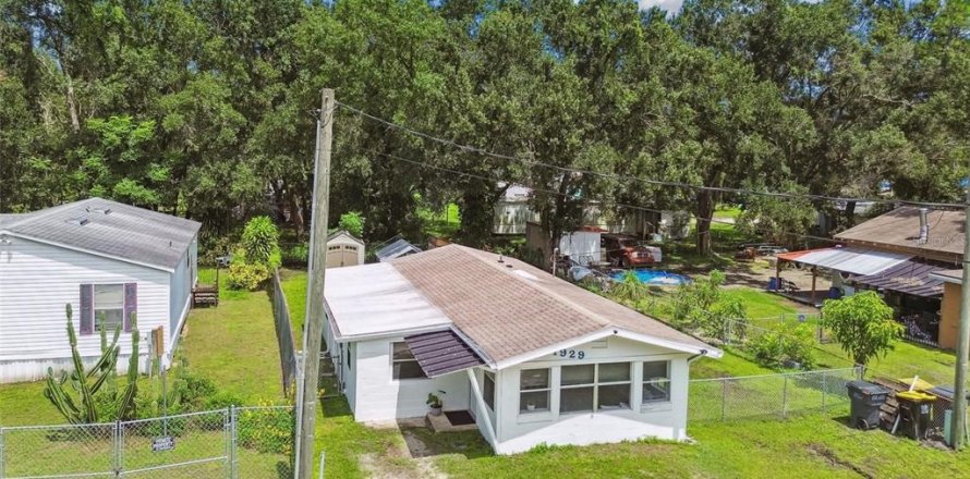 House in Lakeland, Florida 3 bedrooms, 81.66 sq.m. № 1915062