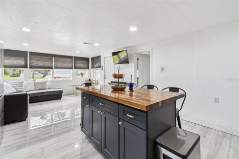 House in Lakeland, Florida 3 bedrooms, 81.66 sq.m. № 1915062 - photo 7