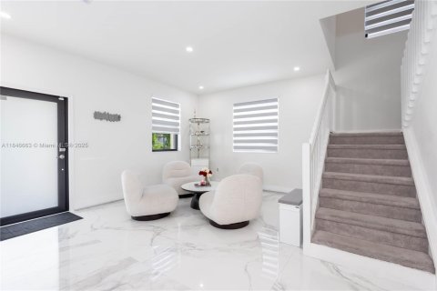 House in Homestead, Florida 5 bedrooms, 245.26 sq.m. № 1845815 - photo 4