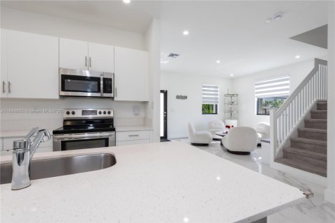 House in Homestead, Florida 5 bedrooms, 245.26 sq.m. № 1845815 - photo 5