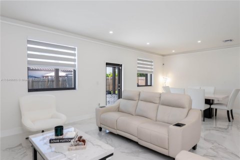 House in Homestead, Florida 5 bedrooms, 245.26 sq.m. № 1845815 - photo 14
