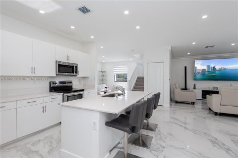 House in Homestead, Florida 5 bedrooms, 245.26 sq.m. № 1845815 - photo 15