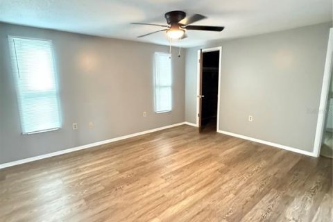Villa ou maison à louer à Port Richey, Floride: 4 chambres, 143.72 m2 № 2413827 - photo 16