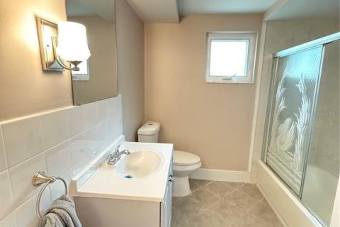 Villa ou maison à louer à Port Richey, Floride: 4 chambres, 143.72 m2 № 2413827 - photo 8