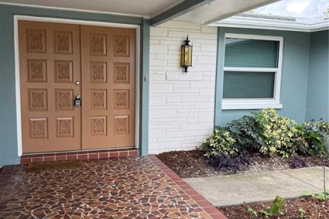 Villa ou maison à louer à Port Richey, Floride: 4 chambres, 143.72 m2 № 2413827 - photo 3