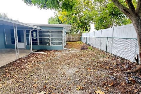 Villa ou maison à louer à Port Richey, Floride: 4 chambres, 143.72 m2 № 2413827 - photo 23