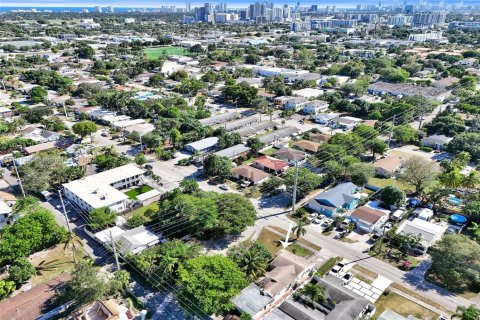 Propiedad comercial en venta en Hollywood, Florida, 159.61 m2 № 1972911 - foto 17
