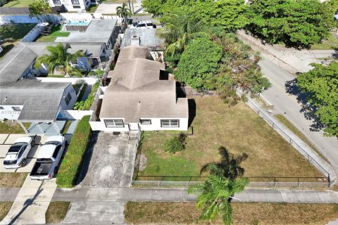 Propiedad comercial en venta en Hollywood, Florida, 159.61 m2 № 1972911 - foto 9