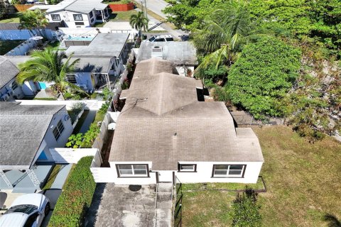 Propiedad comercial en venta en Hollywood, Florida, 159.61 m2 № 1972911 - foto 11
