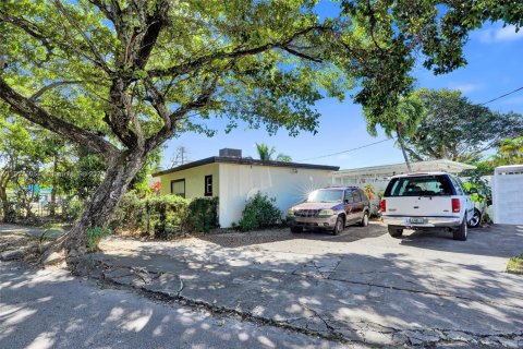 Propiedad comercial en venta en Hollywood, Florida, 159.61 m2 № 1972911 - foto 28