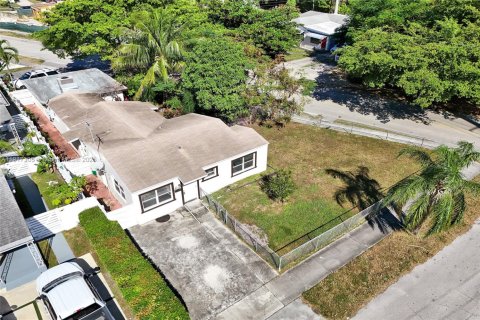 Propiedad comercial en venta en Hollywood, Florida, 159.61 m2 № 1972911 - foto 5