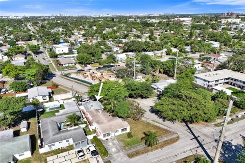 Propiedad comercial en venta en Hollywood, Florida, 159.61 m2 № 1972911 - foto 13