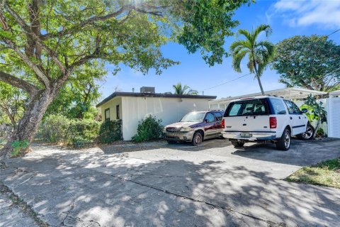 Propiedad comercial en venta en Hollywood, Florida, 159.61 m2 № 1972911 - foto 27