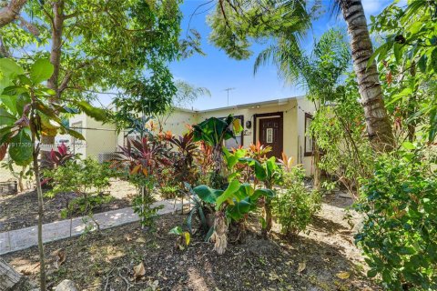 Propiedad comercial en venta en Hollywood, Florida, 159.61 m2 № 1972911 - foto 25