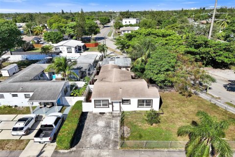 Propiedad comercial en venta en Hollywood, Florida, 159.61 m2 № 1972911 - foto 12