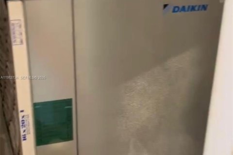 Condominio en venta en Miami, Florida, 33.07 m2 № 2049252 - foto 11