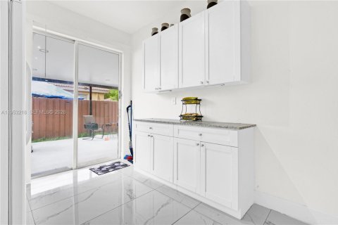 Villa ou maison à vendre à Homestead, Floride: 3 chambres, 110.46 m2 № 2008118 - photo 12