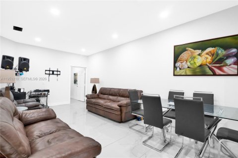 Villa ou maison à vendre à Homestead, Floride: 3 chambres, 110.46 m2 № 2008118 - photo 25