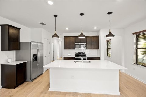 House in Sarasota, Florida 4 bedrooms, 147.81 sq.m. № 2149807 - photo 6