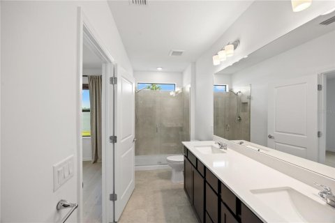 House in Sarasota, Florida 4 bedrooms, 147.81 sq.m. № 2149807 - photo 14