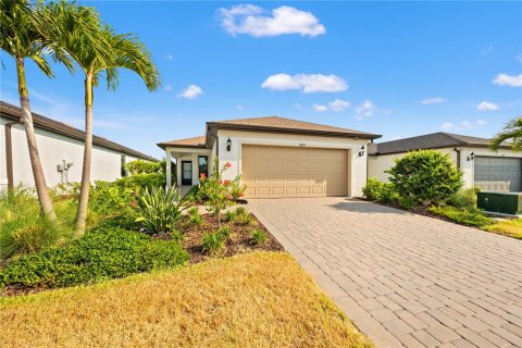 House in Sarasota, Florida 4 bedrooms, 147.81 sq.m. № 2149807 - photo 2