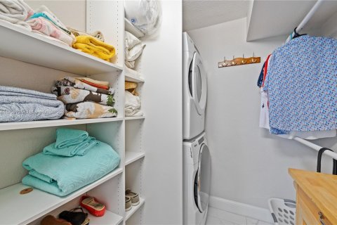 Condo in Pembroke Pines, Florida, 2 bedrooms  № 1694276 - photo 19