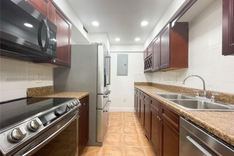 House in Tamarac, Florida 4 bedrooms, 122.35 sq.m. № 1740106 - photo 7