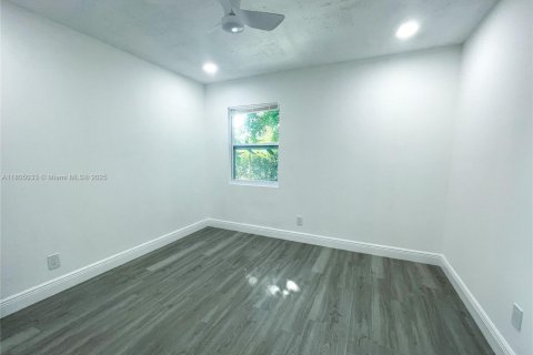 House in Tamarac, Florida 4 bedrooms, 122.35 sq.m. № 1740106 - photo 22
