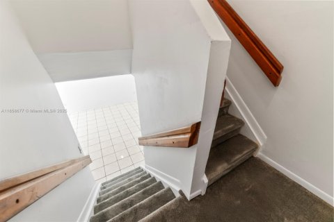 Снять в аренду таунхаус в Майами-Гарденс, Флорида 3 спальни, 138.52м2, № 1963321 - фото 14