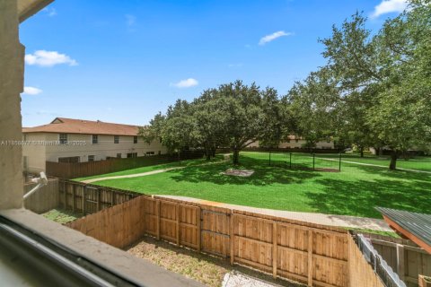 Снять в аренду таунхаус в Майами-Гарденс, Флорида 3 спальни, 138.52м2, № 1963321 - фото 21