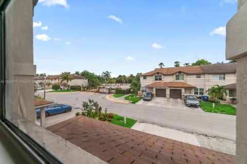 Снять в аренду таунхаус в Майами-Гарденс, Флорида 3 спальни, 138.52м2, № 1963321 - фото 19