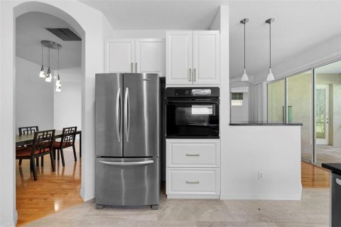 House in University Park, Florida 2 bedrooms, 134.89 sq.m. № 1914162 - photo 17