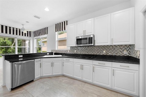 House in University Park, Florida 2 bedrooms, 134.89 sq.m. № 1914162 - photo 16