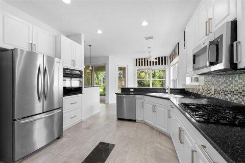 House in University Park, Florida 2 bedrooms, 134.89 sq.m. № 1914162 - photo 15