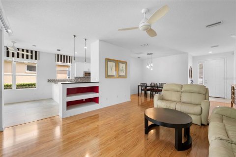 House in University Park, Florida 2 bedrooms, 134.89 sq.m. № 1914162 - photo 10