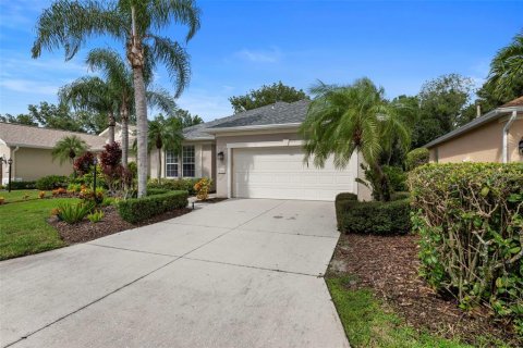 House in University Park, Florida 2 bedrooms, 134.89 sq.m. № 1914162 - photo 2