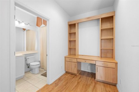House in University Park, Florida 2 bedrooms, 134.89 sq.m. № 1914162 - photo 26