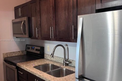 Appartement à louer à Miami, Floride: 1 chambre, 921.22 m2 № 2030877 - photo 6