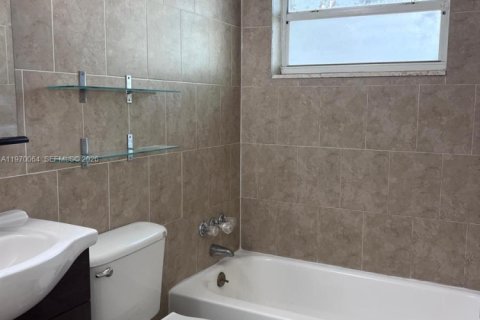 Appartement à louer à Miami, Floride: 1 chambre, 921.22 m2 № 2030877 - photo 7