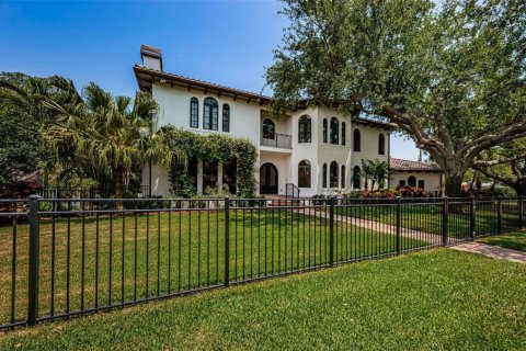 Villa ou maison à vendre à Saint Petersburg, Floride: 4 chambres, 387.31 m2 № 1797801 - photo 3