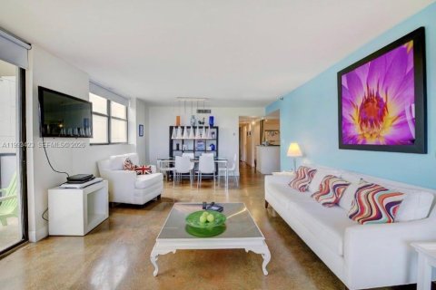 Купить кондоминиум в Майами-Бич, Флорида 2 спальни, 102.94м2, № 2055464 - фото 3