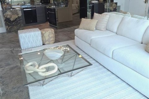 Condo in Miami Beach, Florida, 2 bedrooms  № 2087133 - photo 4